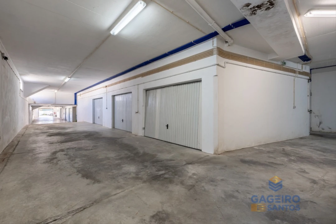 Apartamento T1 para Venda em Tornada e Salir do Porto Foto 19