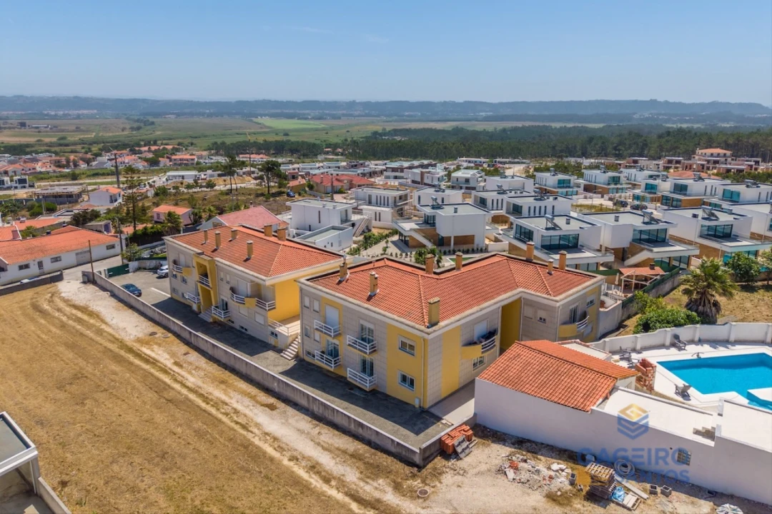 Apartamento T1 para Venda em Tornada e Salir do Porto Foto 25