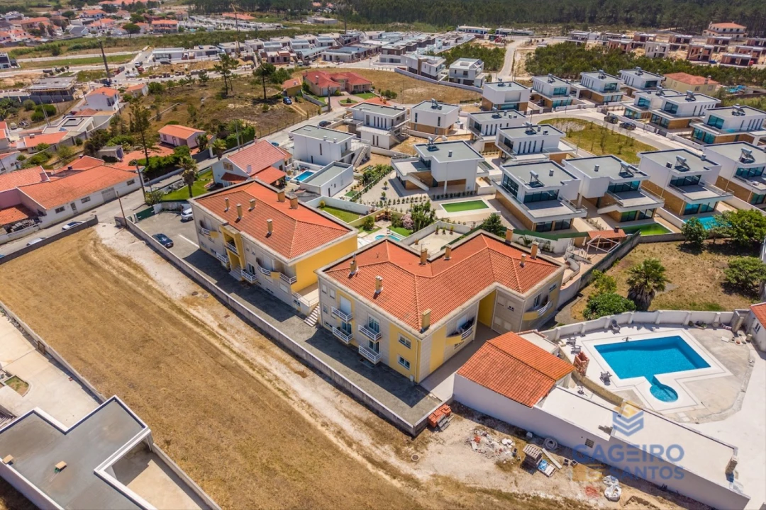 Apartamento T1 para Venda em Tornada e Salir do Porto Foto 30