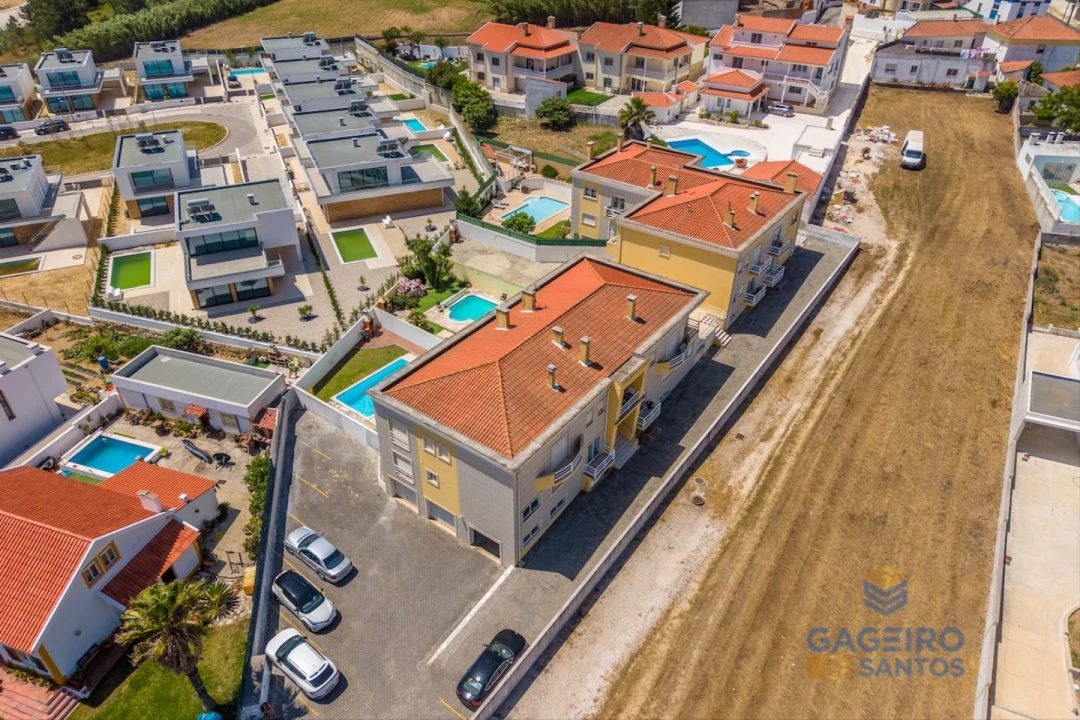 Apartamento T1 para Venda em Tornada e Salir do Porto Foto 31