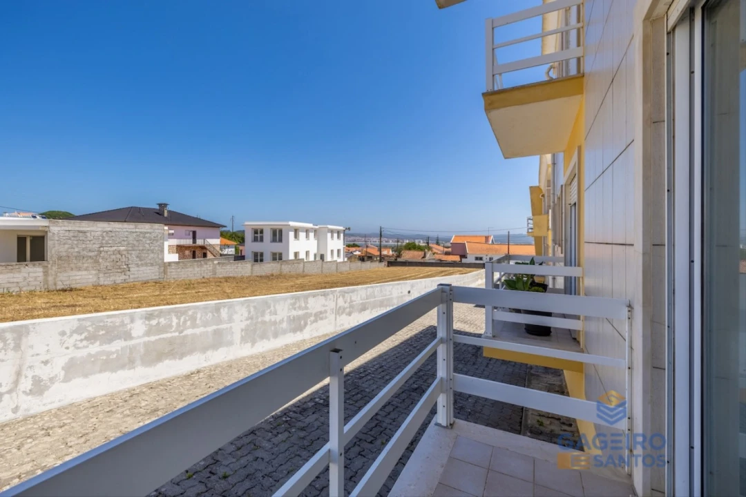 Apartamento T1 para Venda em Tornada e Salir do Porto Foto 4