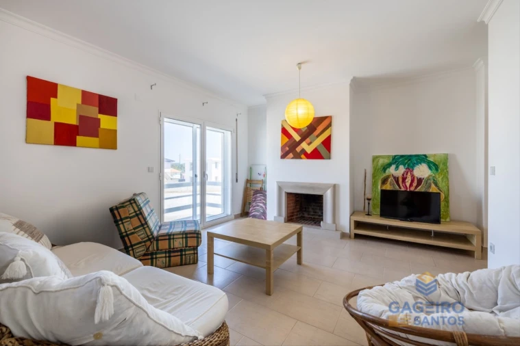 Apartamento T1 para Venda em Tornada e Salir do Porto Foto 3