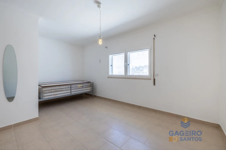 Apartamento T1 para Venda em Tornada e Salir do Porto Foto 15