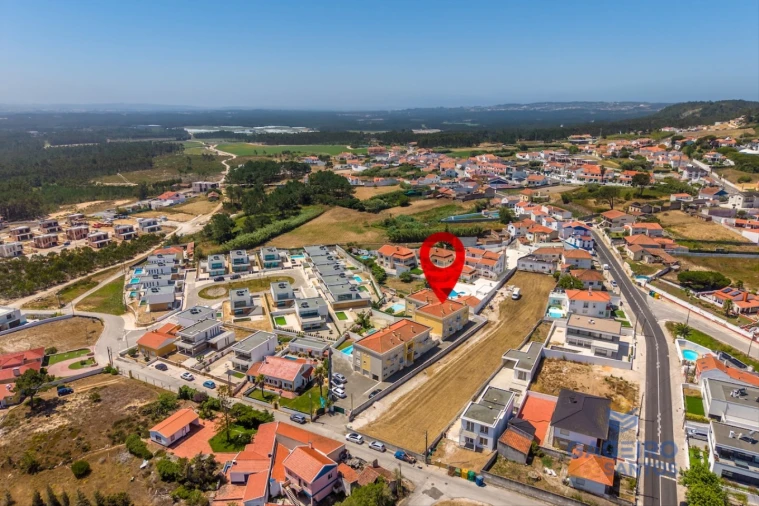 Apartamento T1 para Venda em Tornada e Salir do Porto Foto 36