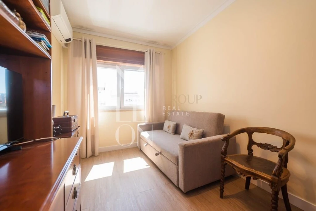 Apartamento T2 para Venda em Agualva e Mira-Sintra Foto 13