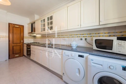 Apartamento T2 para Venda em Agualva e Mira-Sintra