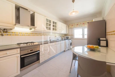 Apartamento T2 para Venda em Agualva e Mira-Sintra