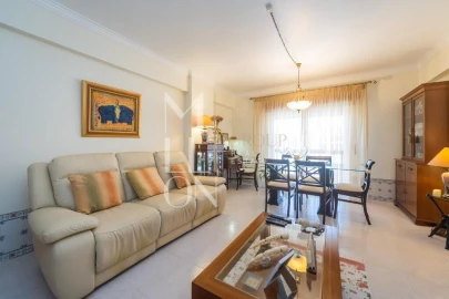 Apartamento T2 para Venda em Agualva e Mira-Sintra