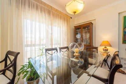 Apartamento T2 para Venda em Agualva e Mira-Sintra