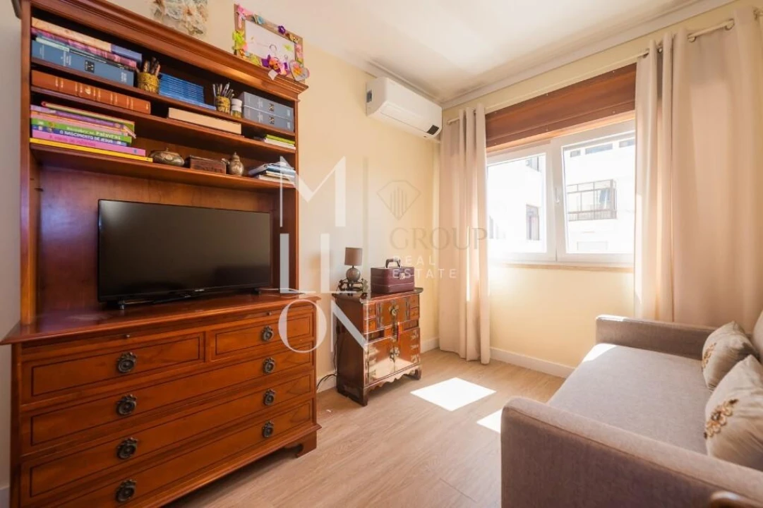 Apartamento T2 para Venda em Agualva e Mira-Sintra Foto 14