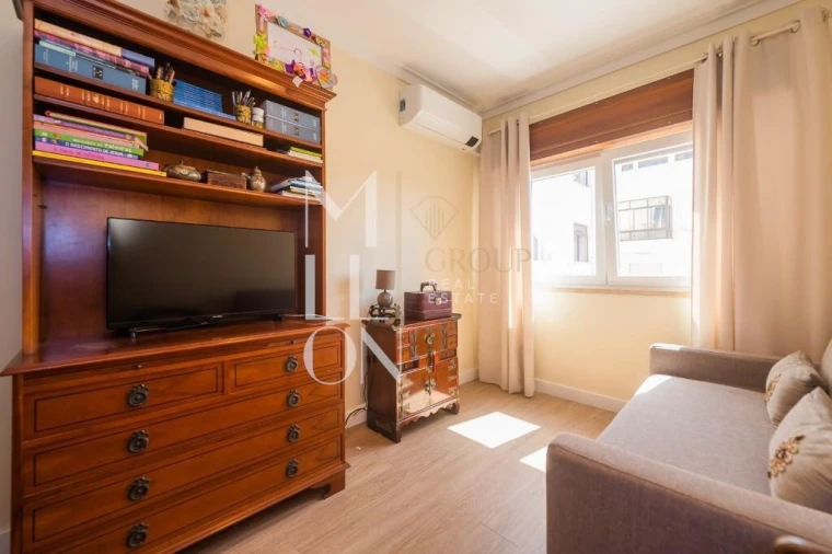 Apartamento T2 para Venda em Agualva e Mira-Sintra Foto 14