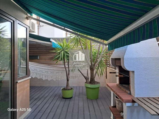 Apartamento T2 para Venda em Almada, Cova da Piedade, Pragal e Cacilhas Foto 2