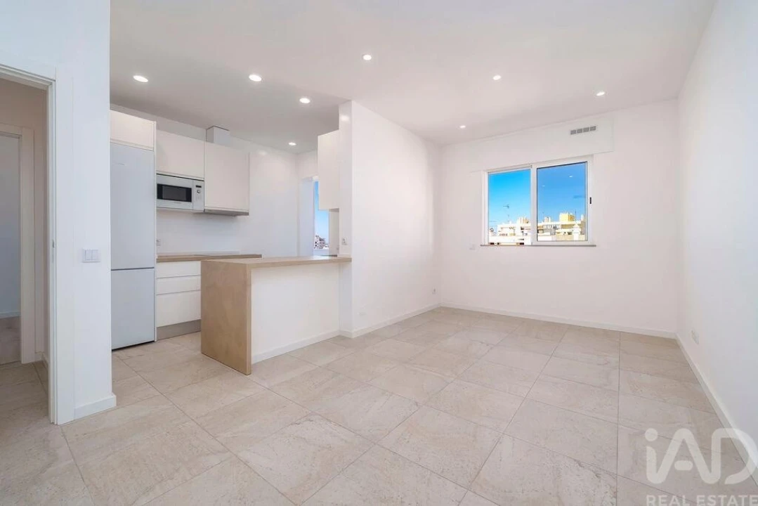 Apartamento T3 para Venda em Faro (Sé e São Pedro) Foto 1