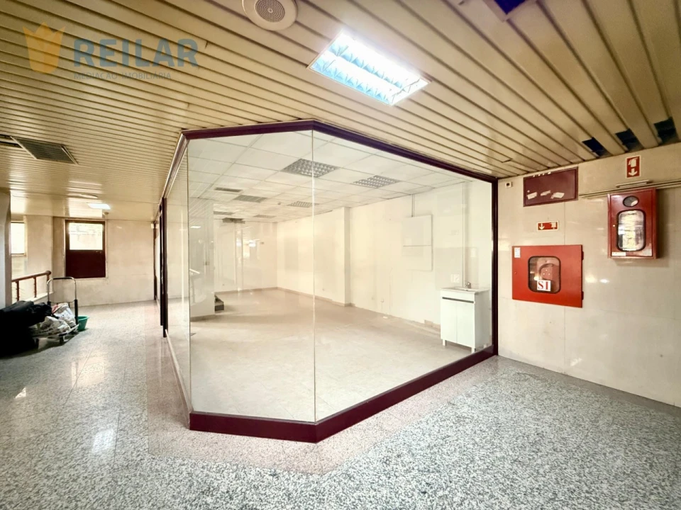 Loja para Venda em Póvoa de Santa Iria e Forte da Casa Foto 11