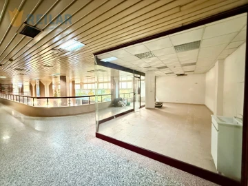 Loja para Venda em Póvoa de Santa Iria e Forte da Casa