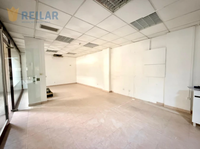 Loja para Venda em Póvoa de Santa Iria e Forte da Casa Foto 7