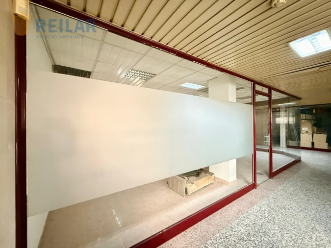Loja para Arrendamento em Póvoa de Santa Iria e Forte da Casa Foto 10