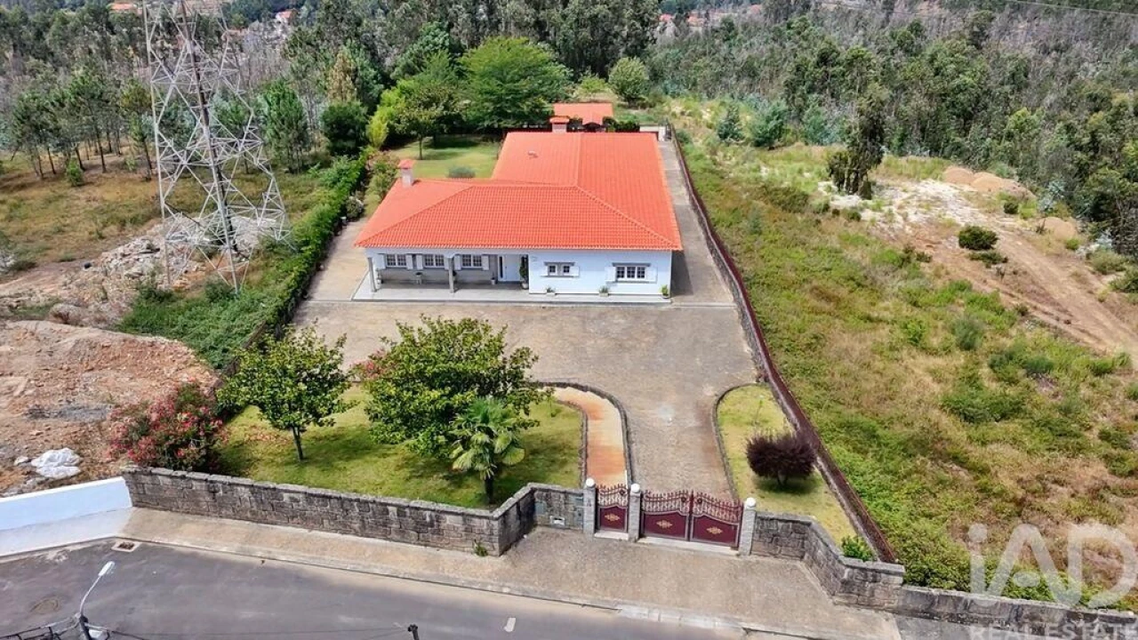 Moradia T5 para Venda em Foz do Sousa e Covelo Foto 35
