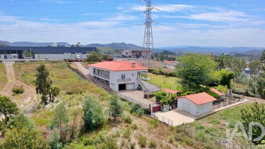 Moradia T5 para Venda em Foz do Sousa e Covelo Foto 36