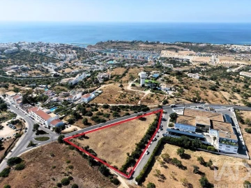 Terreno para Venda em Albufeira e Olhos de Água