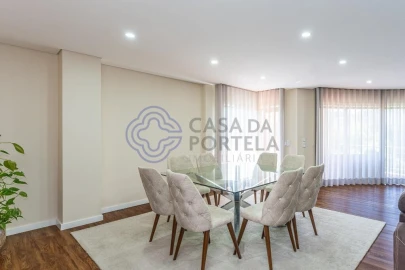 Apartamento T4 para Venda em Pedroso e Seixezelo