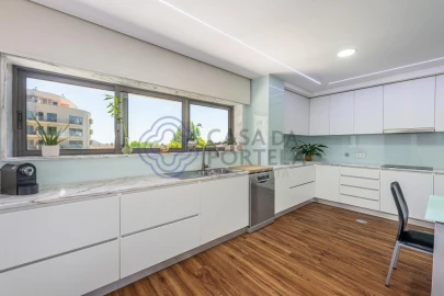 Apartamento T4 para Venda em Pedroso e Seixezelo