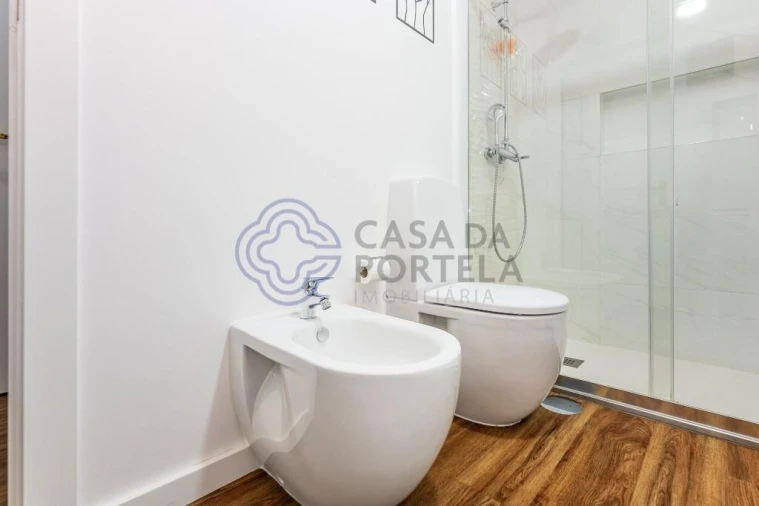 Apartamento T4 para Venda em Pedroso e Seixezelo Foto 29