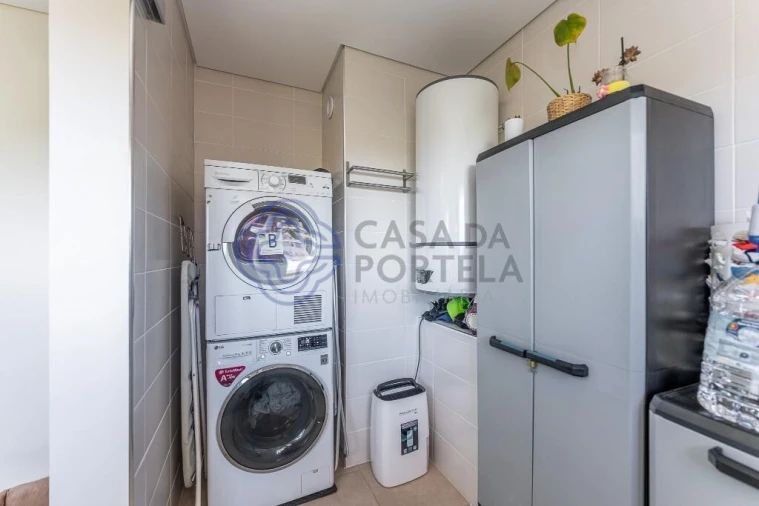 Apartamento T4 para Venda em Pedroso e Seixezelo Foto 3