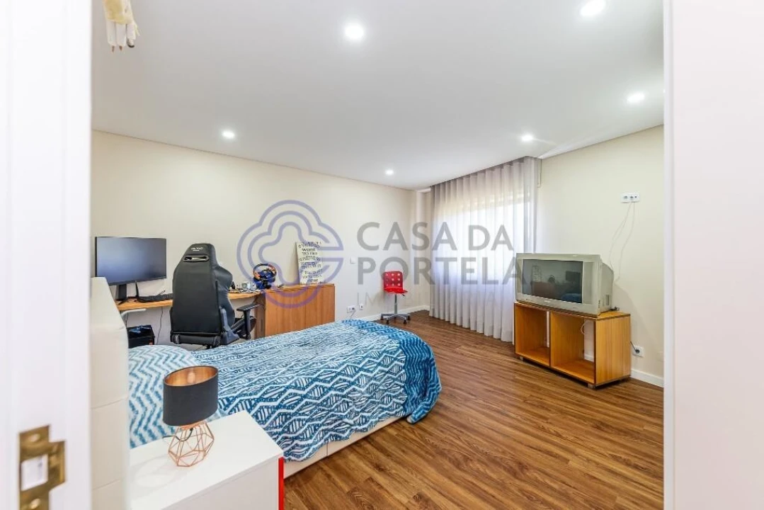 Apartamento T4 para Venda em Pedroso e Seixezelo Foto 26