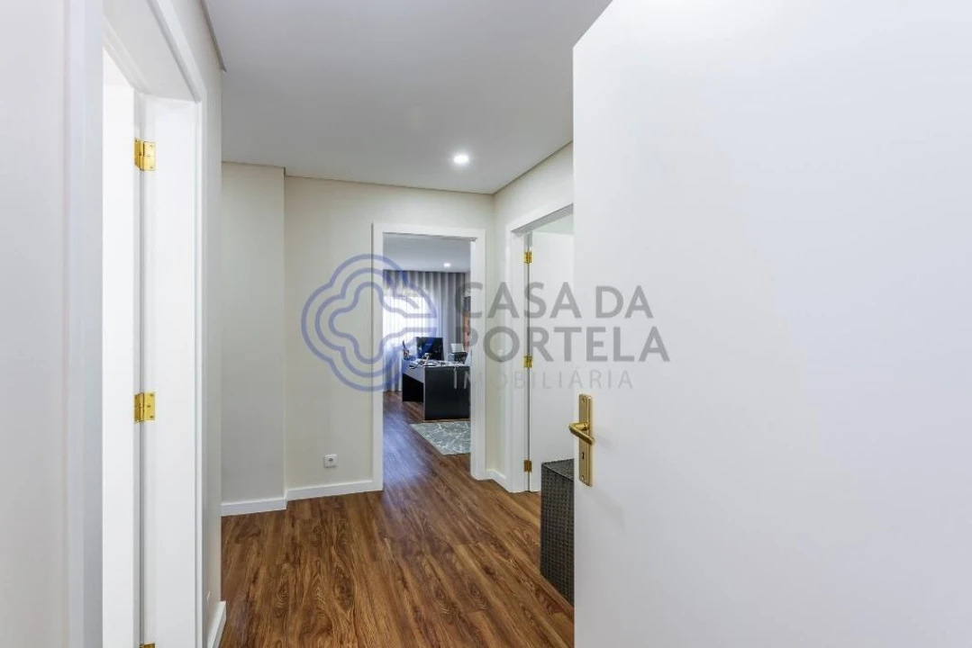 Apartamento T4 para Venda em Pedroso e Seixezelo Foto 13
