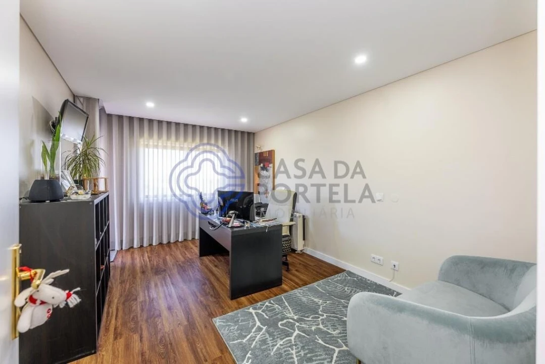 Apartamento T4 para Venda em Pedroso e Seixezelo Foto 19