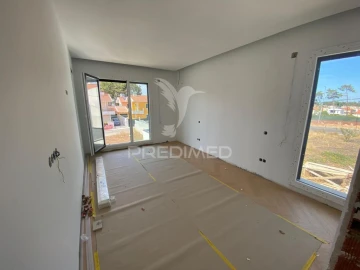 Moradia T4 para Venda em Charneca de Caparica e Sobreda