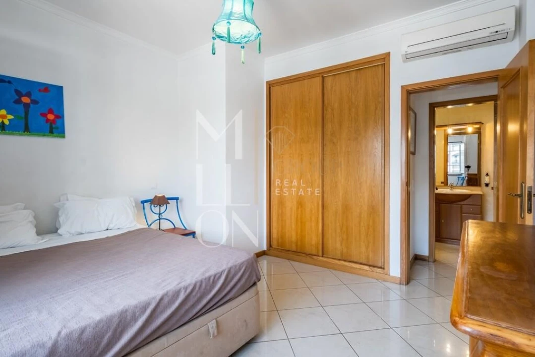 Apartamento T1 para Venda em Albufeira e Olhos de Água Foto 13