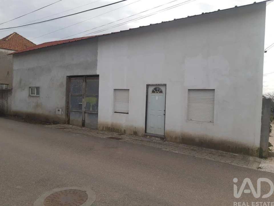 Moradia T2 para Venda em Oliveirinha Foto 1