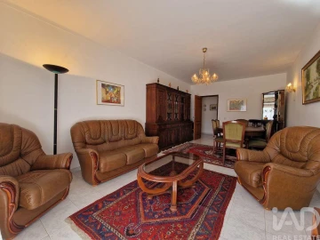 Apartamento T3 para Venda em Quelfes