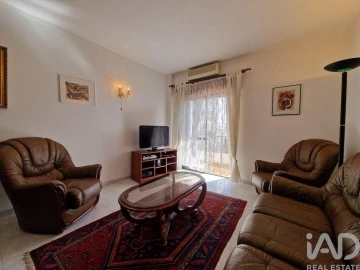 Apartamento T3 para Venda em Quelfes