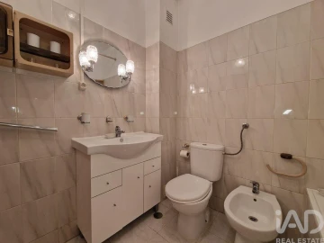 Apartamento T3 para Venda em Quelfes