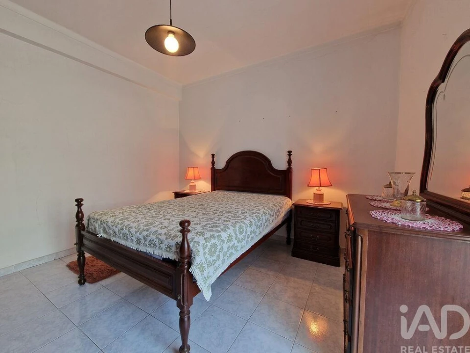 Apartamento T3 para Venda em Quelfes Foto 25