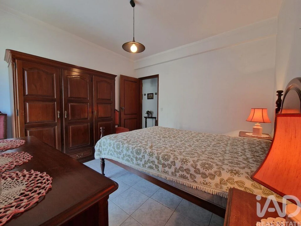 Apartamento T3 para Venda em Quelfes Foto 24