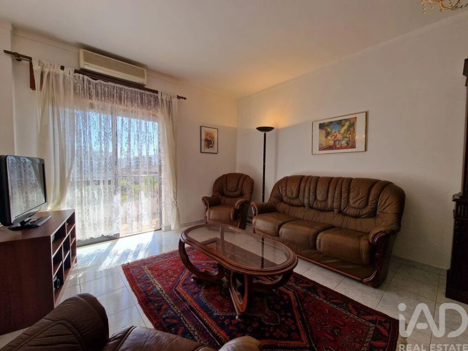 Apartamento T3 para Venda em Quelfes Foto 7