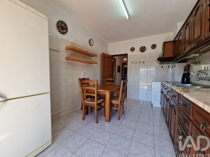 Apartamento T3 para Venda em Quelfes Foto 14