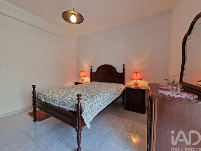 Apartamento T3 para Venda em Quelfes Foto 25