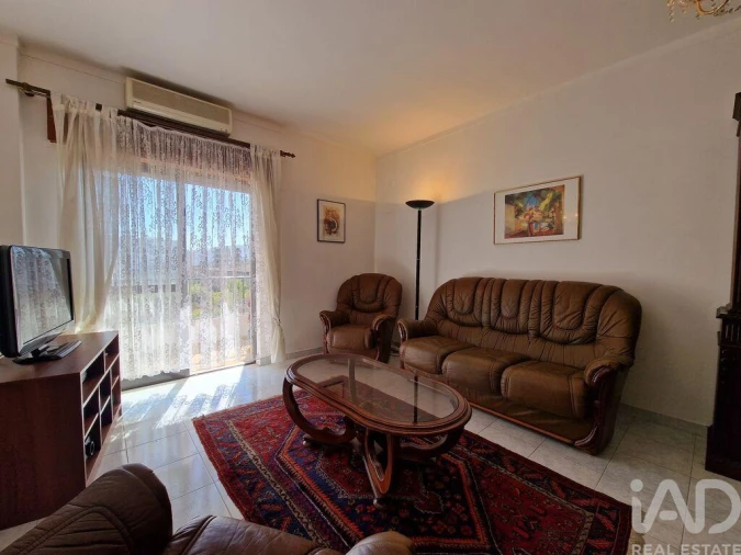 Apartamento T3 para Venda em Quelfes Foto 7