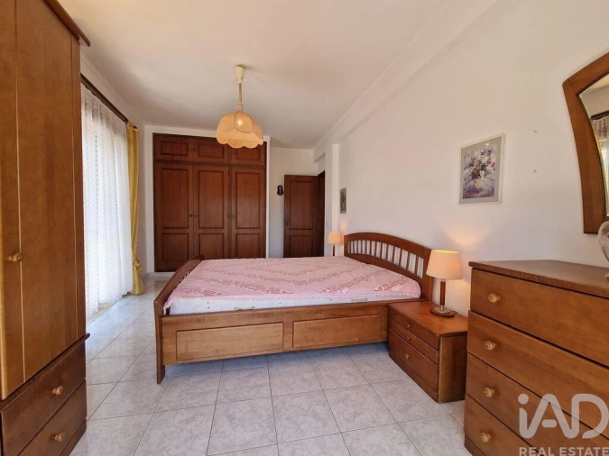 Apartamento T3 para Venda em Quelfes Foto 18