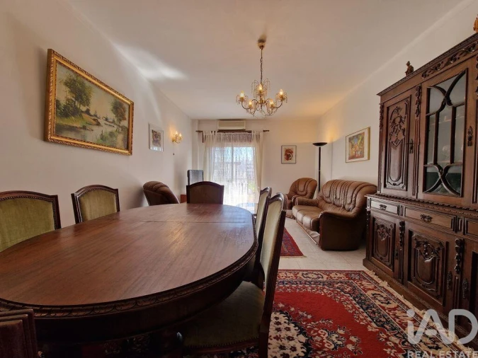Apartamento T3 para Venda em Quelfes Foto 4