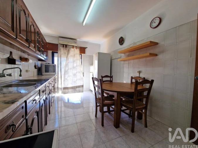 Apartamento T3 para Venda em Quelfes Foto 12