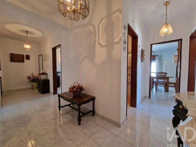 Apartamento T3 para Venda em Quelfes Foto 10