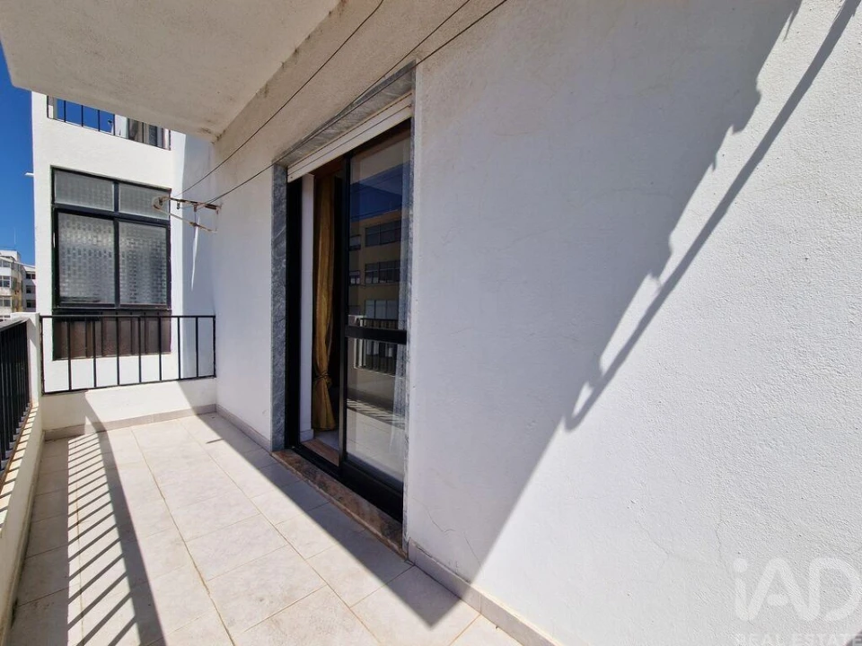 Apartamento T3 para Venda em Quelfes Foto 20