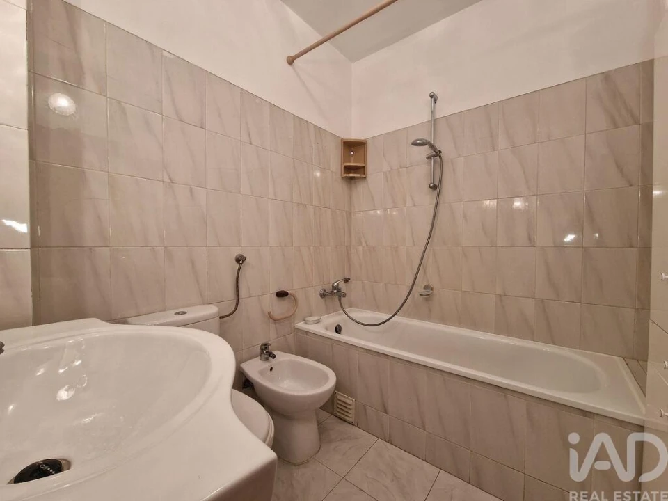 Apartamento T3 para Venda em Quelfes Foto 31