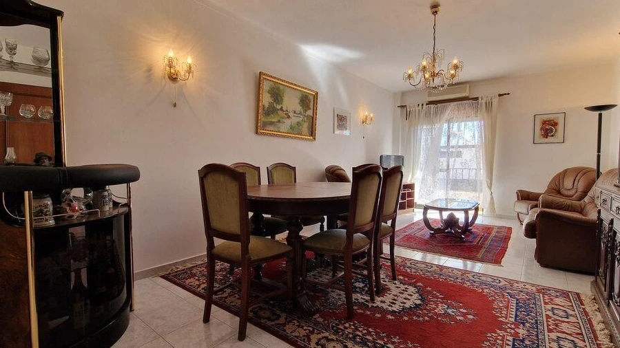 Apartamento T3 para Venda em Quelfes